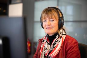 portret emmy achter computer